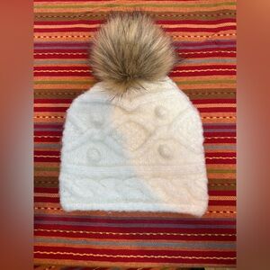 cable knit express beanie!